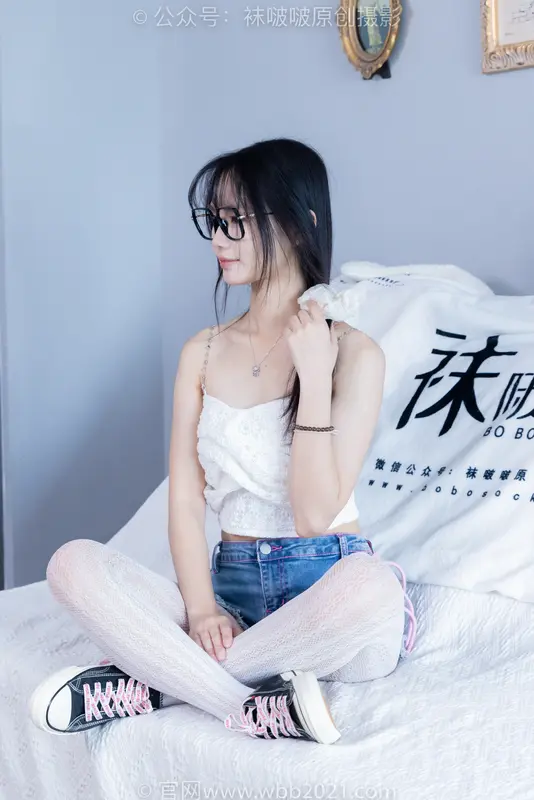 [BoBoSocks袜啵啵] NO.372 甜甜圈-板鞋、白色蕾丝袜、可拆卸牛仔裤、裤里丝（花絮版） - BoBoSocks袜啵啵